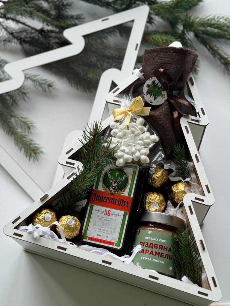 Ялинка з прозорою кришкою