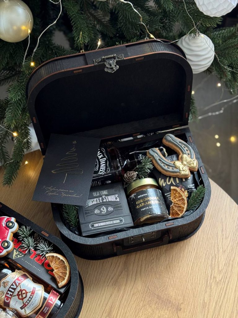 Валізка середнього розміру